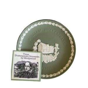 Wedgwood Jasperware Green William Shakespeare Plate Stratford Home 8-1/4” Diam